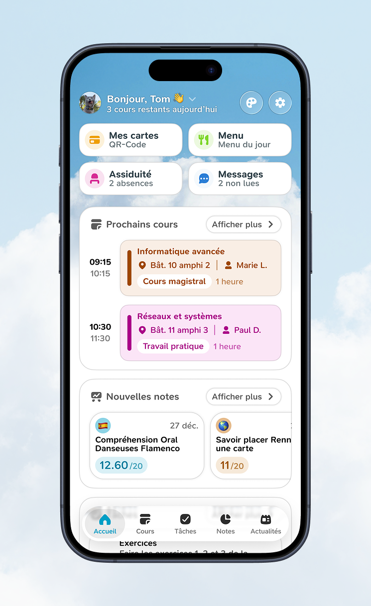 The Papillon home screen: a greeting header, four shortcut tiles, a row of recent grades, the next two classes and a bottom tab bar.